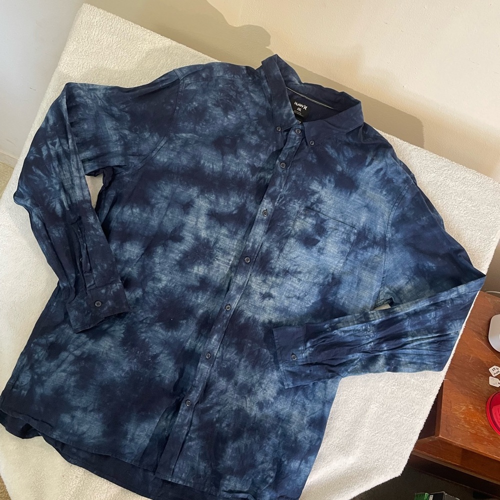 Hurley Men's Casual Blue Tie-Dye Button Down Shirt